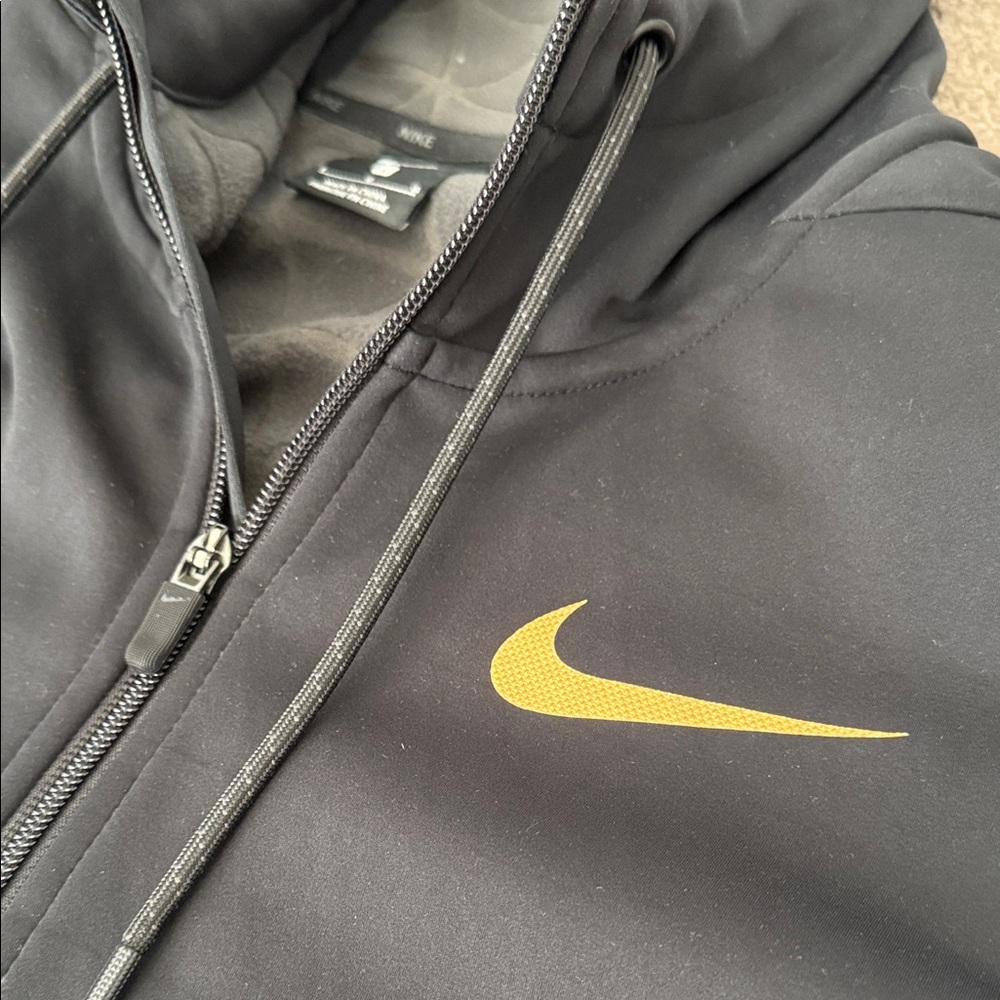 Nike Black Drifit Jacket with Gold Logo - Picture 5 of 5
